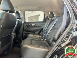NISSAN X-Trail usata, con USB