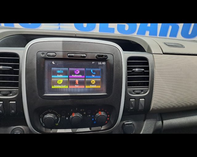 RENAULT Trafic usata 8