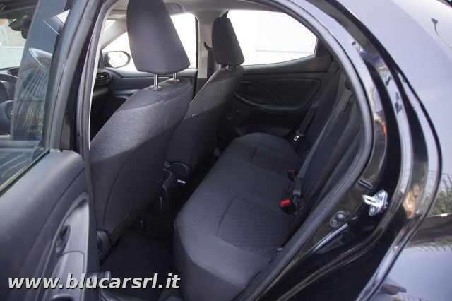 TOYOTA Yaris usata, con Sedile posteriore sdoppiato