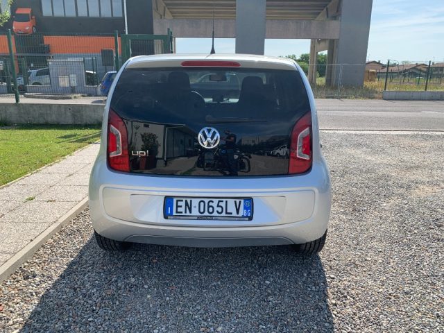VOLKSWAGEN up! usata, con Autoradio