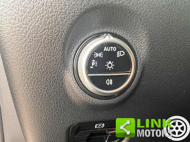 MERCEDES-BENZ C 220 usata, con Specchietti laterali elettrici