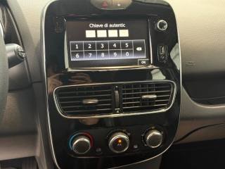 RENAULT Clio usata, con Telecamera per parcheggio assistito