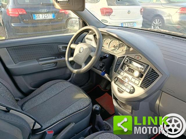KIA Carens usata 30