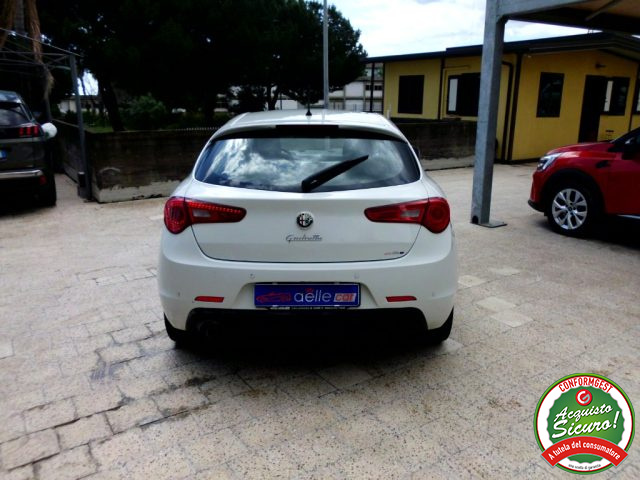 ALFA ROMEO Giulietta usata, con Autoradio