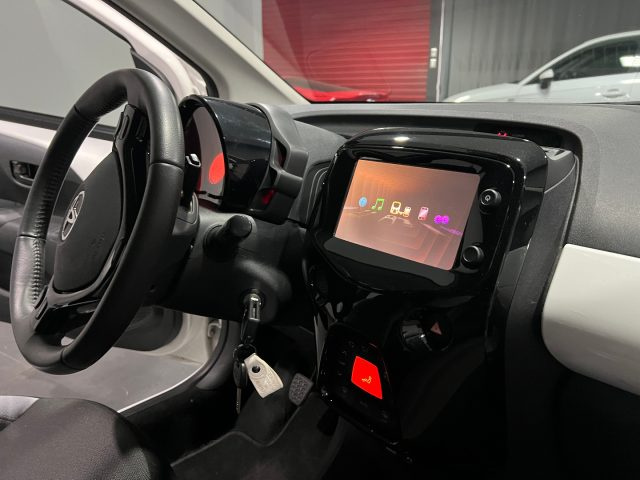 TOYOTA Aygo usata, con Autoradio