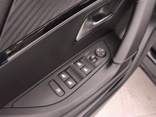PEUGEOT 2008 usata, con Touch screen