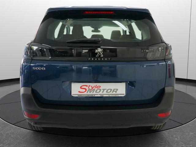 PEUGEOT 5008 usata, con Leve al volante
