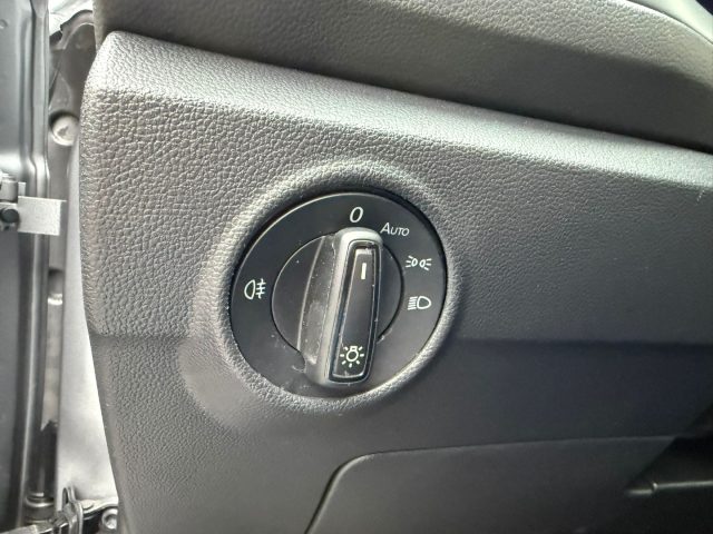 VOLKSWAGEN T-Roc usata, con Sensori di parcheggio posteriori