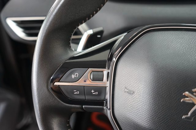 PEUGEOT 5008 usata, con Apple CarPlay