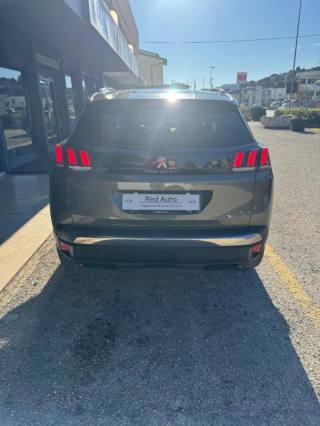 PEUGEOT 3008 usata, con Sedile posteriore sdoppiato