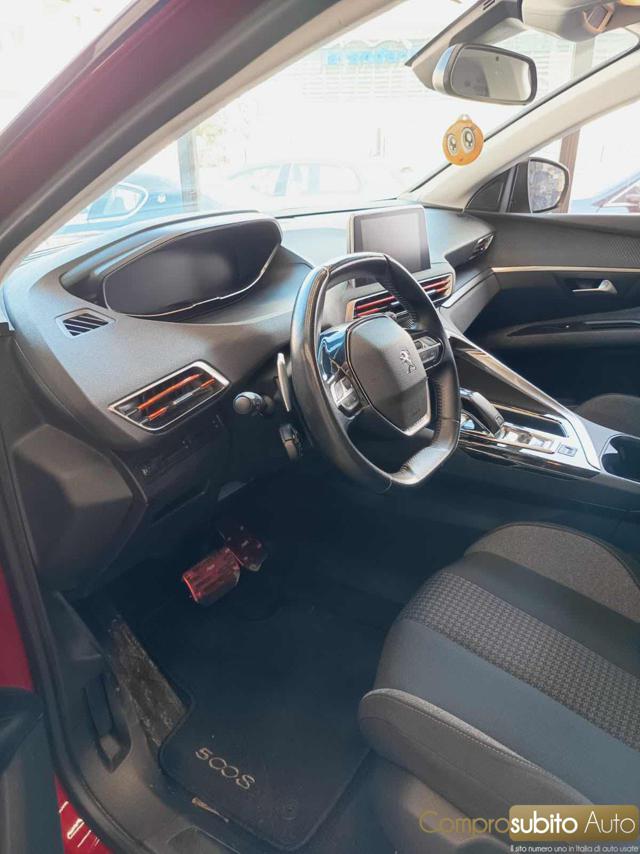 PEUGEOT 5008 usata, con Sedile posteriore sdoppiato