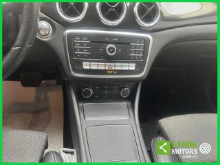 MERCEDES-BENZ CLA 200 usata, con Sedile posteriore sdoppiato
