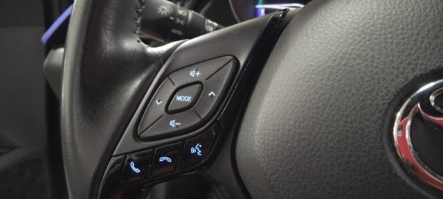 TOYOTA C-HR usata 25