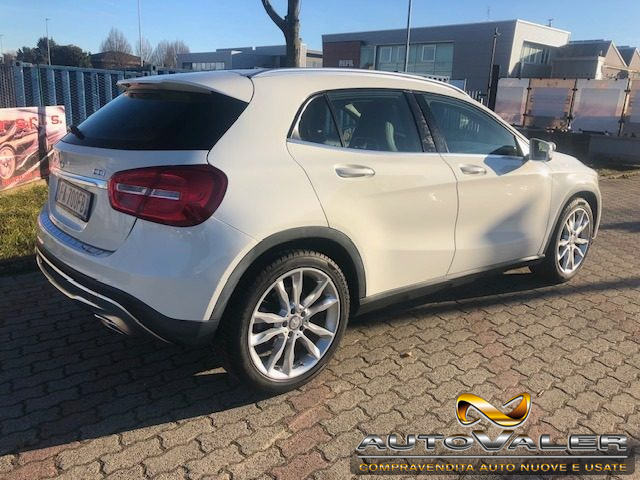 MERCEDES-BENZ GLA 200 usata, con Alzacristalli elettrici