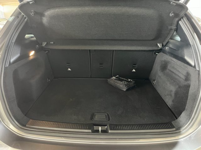 MERCEDES-BENZ B 180 usata, con Interni in pelle