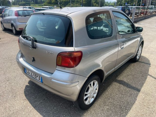 TOYOTA Yaris usata, con Specchietti laterali elettrici