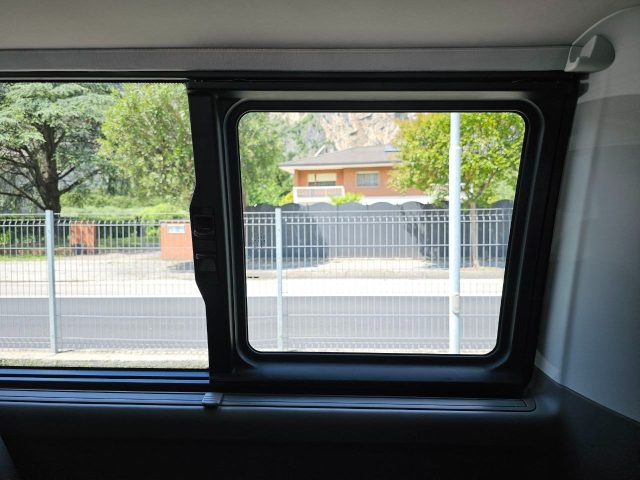 VOLKSWAGEN Caravelle usata 24