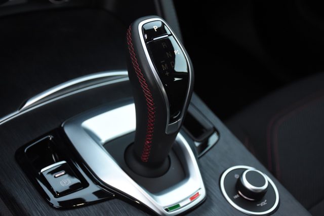 ALFA ROMEO Stelvio usata, con Autoradio digitale