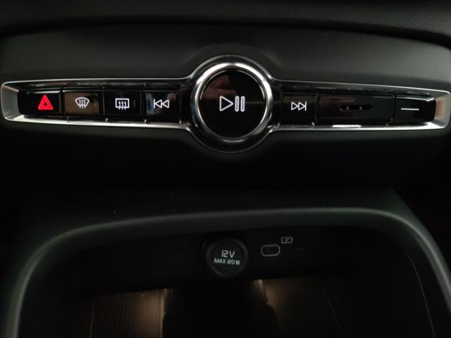 VOLVO XC40 usata, con Touch screen