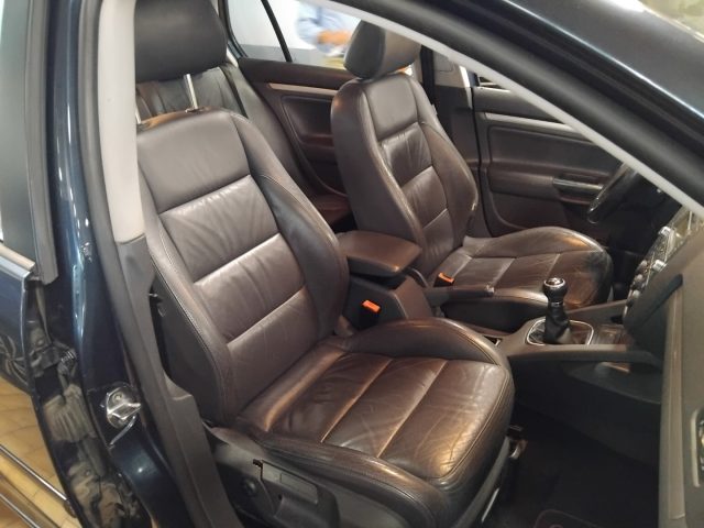 VOLKSWAGEN Golf usata, con Airbag testa