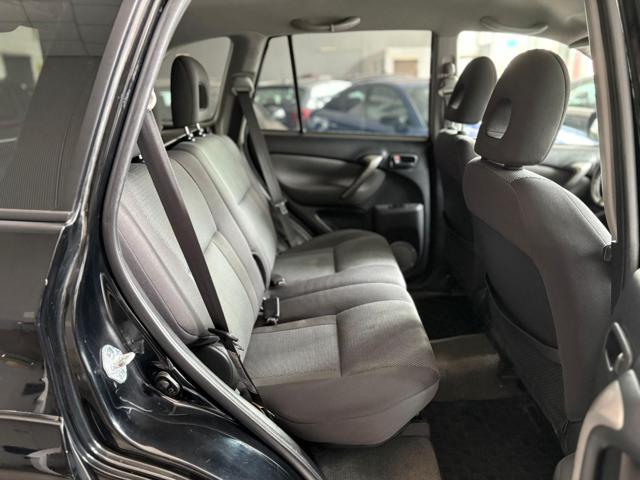 TOYOTA RAV 4 usata, con Isofix