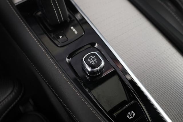 VOLVO XC90 usata, con Sistema di navigazione