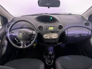 TOYOTA Yaris usata 6