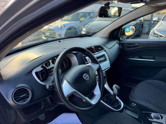 LANCIA Delta usata, con Autoradio