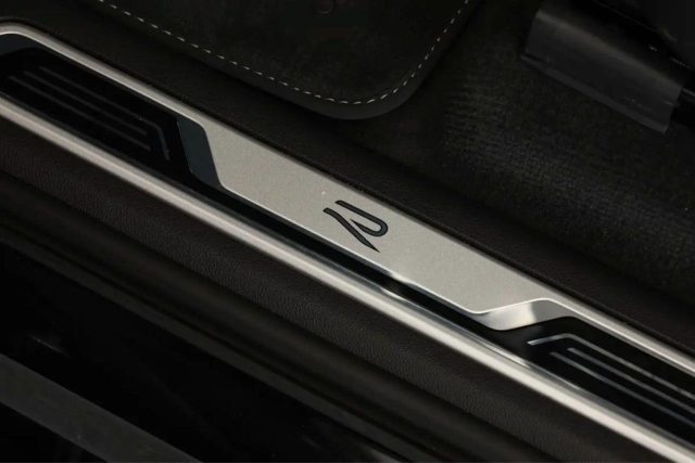 VOLKSWAGEN Touareg usata, con ESP