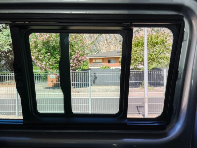 VOLKSWAGEN Transporter usata 24
