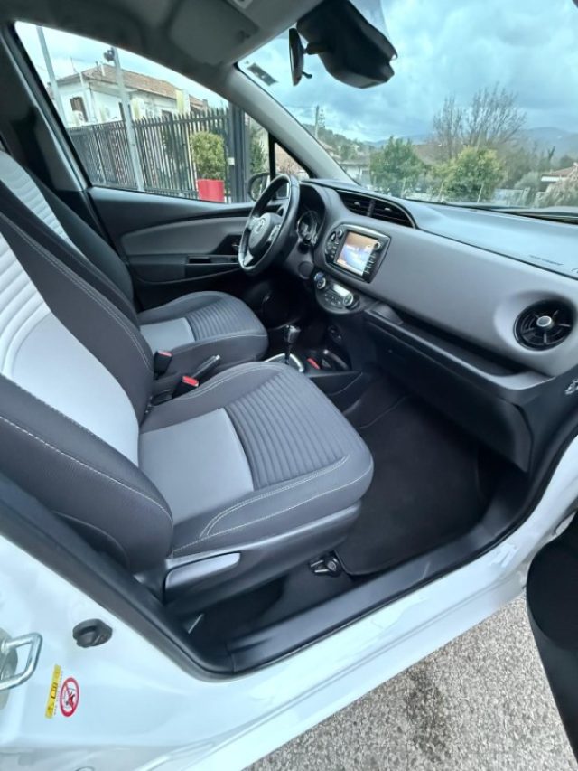 TOYOTA Yaris usata, con Telecamera per parcheggio assistito