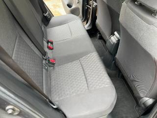 TOYOTA Yaris usata 13
