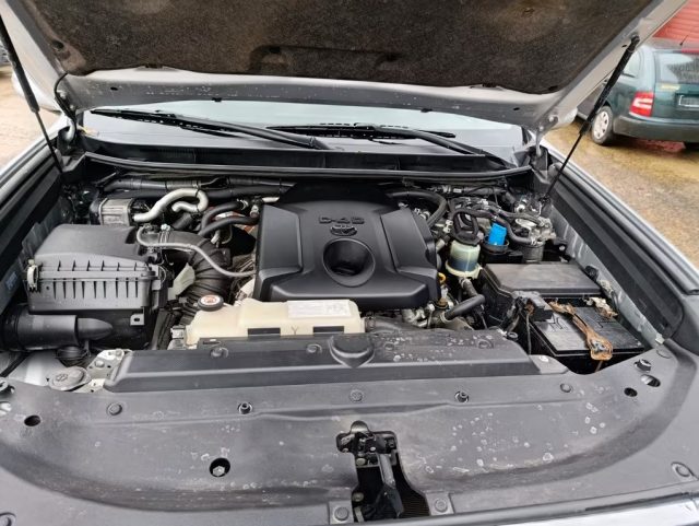 TOYOTA Land Cruiser usata, con Fendinebbia