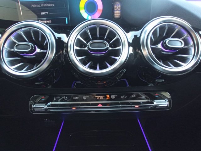 MERCEDES-BENZ EQA usata, con USB