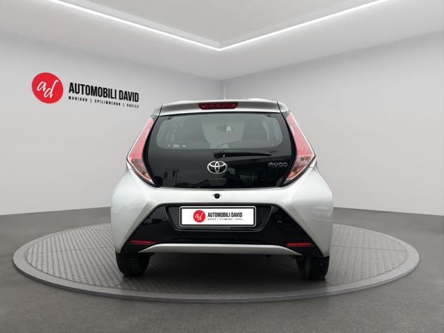 TOYOTA Aygo usata, con Autoradio