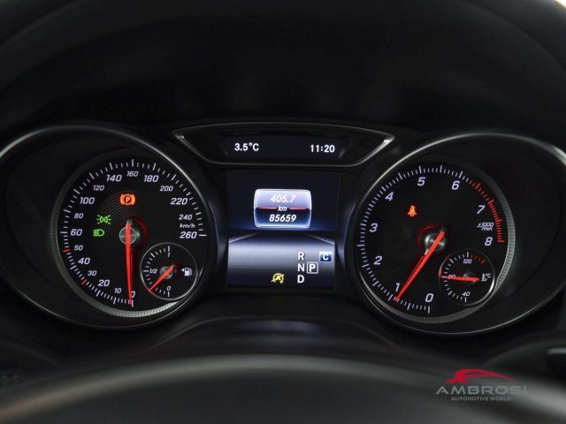 MERCEDES-BENZ GLA 200 usata 12