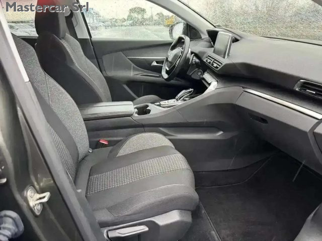 PEUGEOT 5008 usata, con Climatizzatore