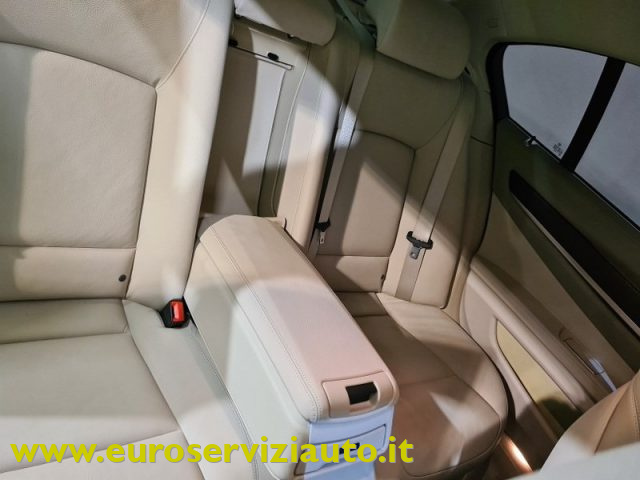 BMW 750 usata, con Leve al volante