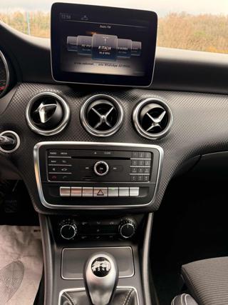 MERCEDES-BENZ A 180 usata, con Cronologia tagliandi