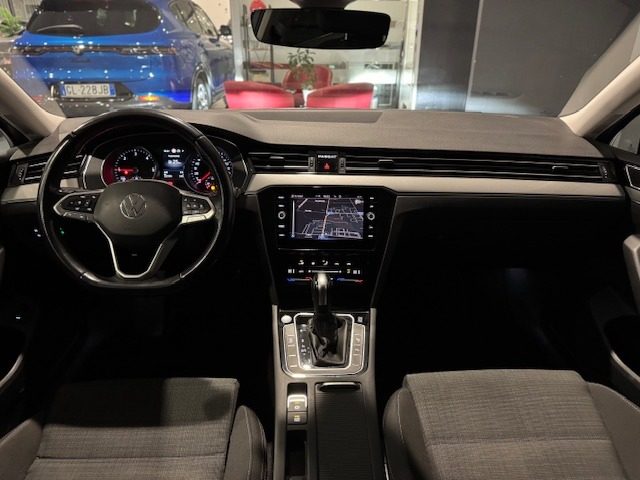 VOLKSWAGEN Passat Variant usata, con Cruise Control