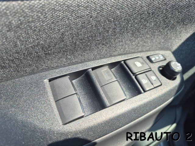 TOYOTA Yaris usata, con Autoradio