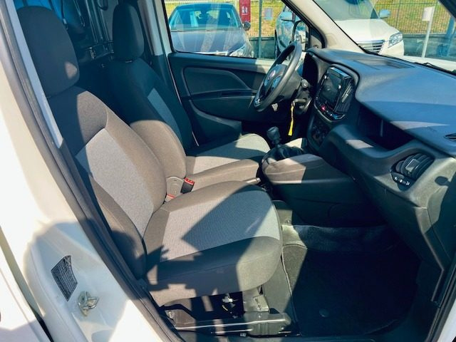FIAT Doblo usata, con Sensori di parcheggio posteriori