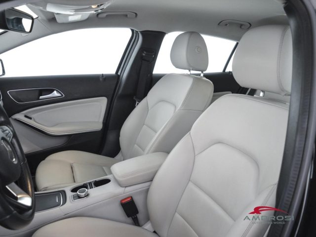 MERCEDES-BENZ GLA 180 usata 8