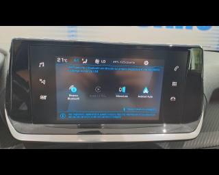 PEUGEOT 2008 usata, con Sedile posteriore sdoppiato
