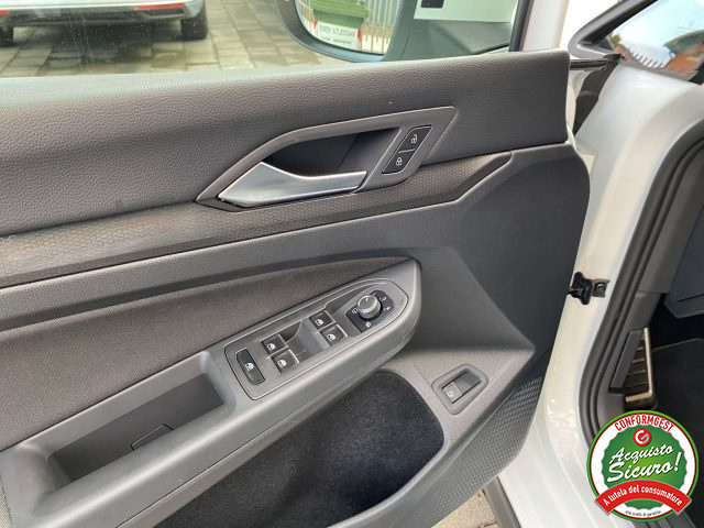VOLKSWAGEN Golf usata, con Autoradio