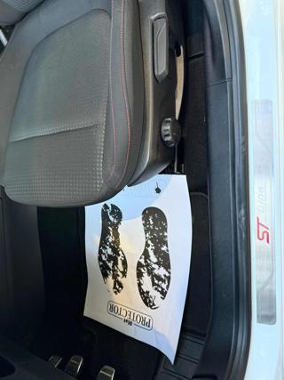 FORD Focus usata, con Bluetooth