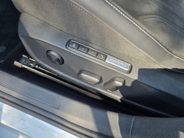 VOLKSWAGEN Golf usata, con Apple CarPlay