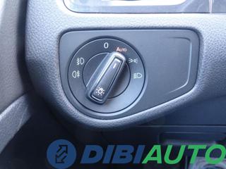 VOLKSWAGEN Golf usata, con USB