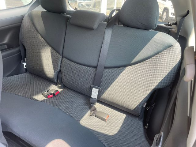 TOYOTA Yaris usata 13