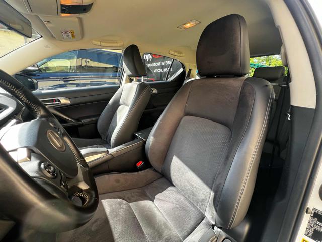 LEXUS CT 200h usata, con Climatizzatore